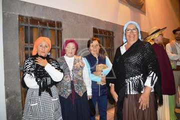 Peregrinación desde San Juan hacia Jinámar. ofrenda, reparto del potaje y festival folclórico (Foto TA y TF)